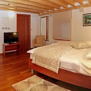 Szálloda Monika, Trogir