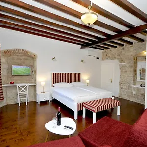 Gasthof Palace Square, Trogir